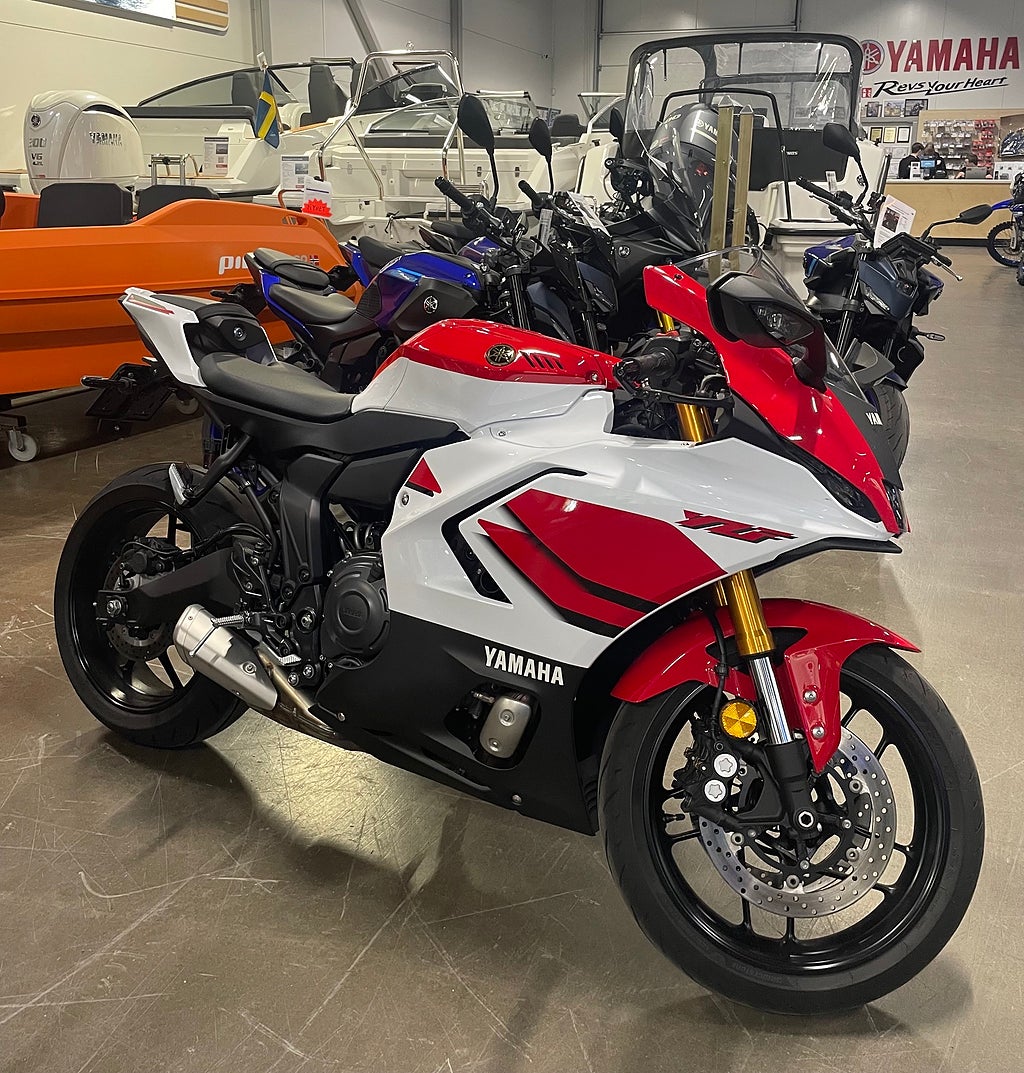 Yamaha R7 ANNIVERSARY ABS DEMO SPARA 12000kr TAIL TIDY 26 mil yzf r7 
