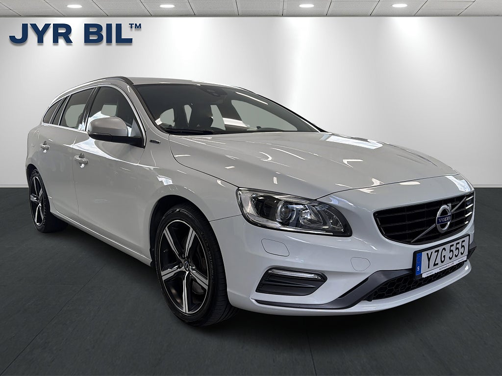 Volvo V60 D5 Plug in AWD Classic R-Design Drag / Volvo on Call