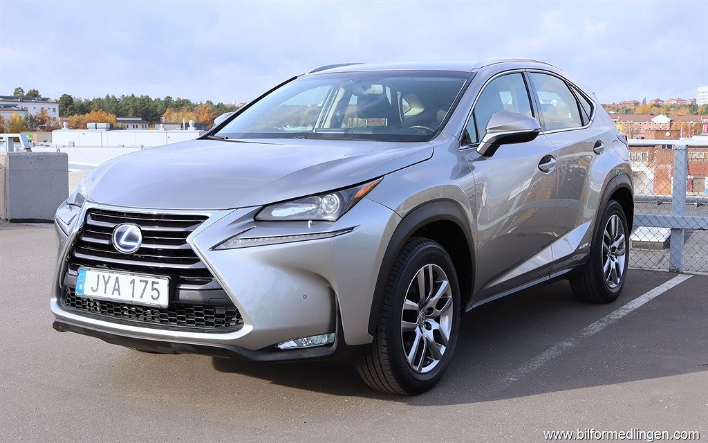 Lexus NX 300h AWD 181hk Business Line S/V-hjul Drag