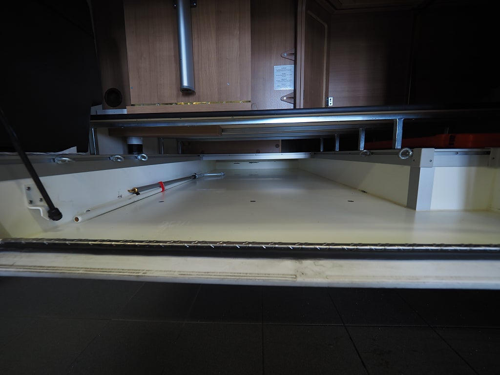 Hymer T 668 CL Bianco Line Låga Långbäddar I AUT I 3850kg 2015