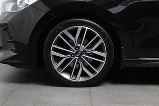 Halvkombi Kia Rio 9 av 25