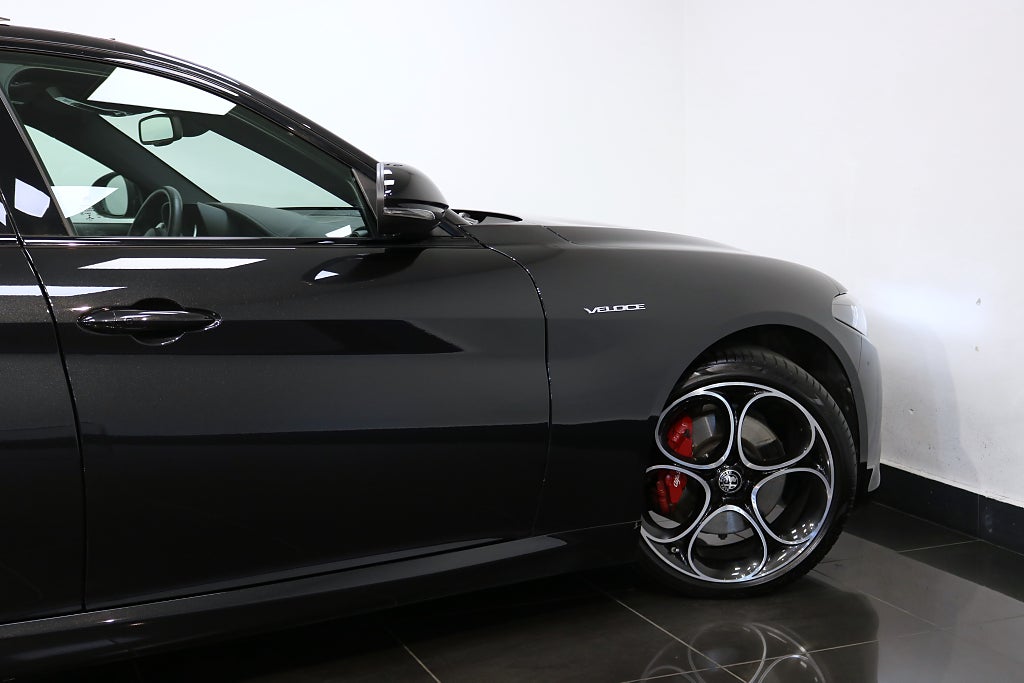 Alfa Romeo Giulia 2023 - miniatyr 24