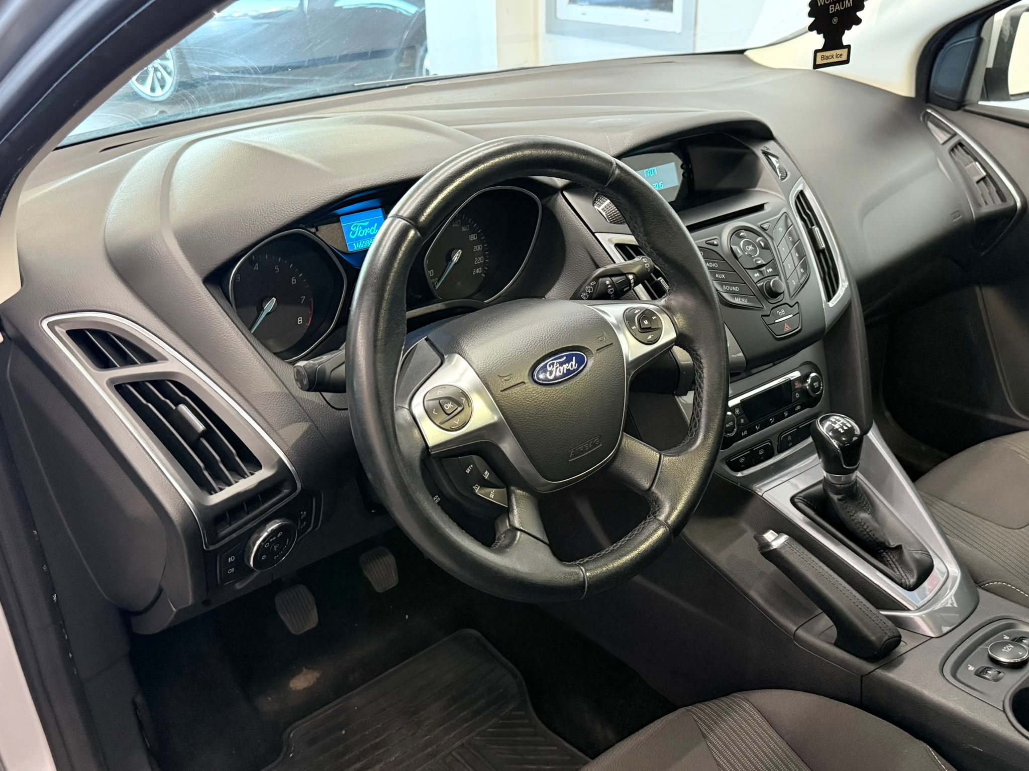 Ford Focus 1.0 EcoBoost Titanium Euro 5 2013, bild 6/37