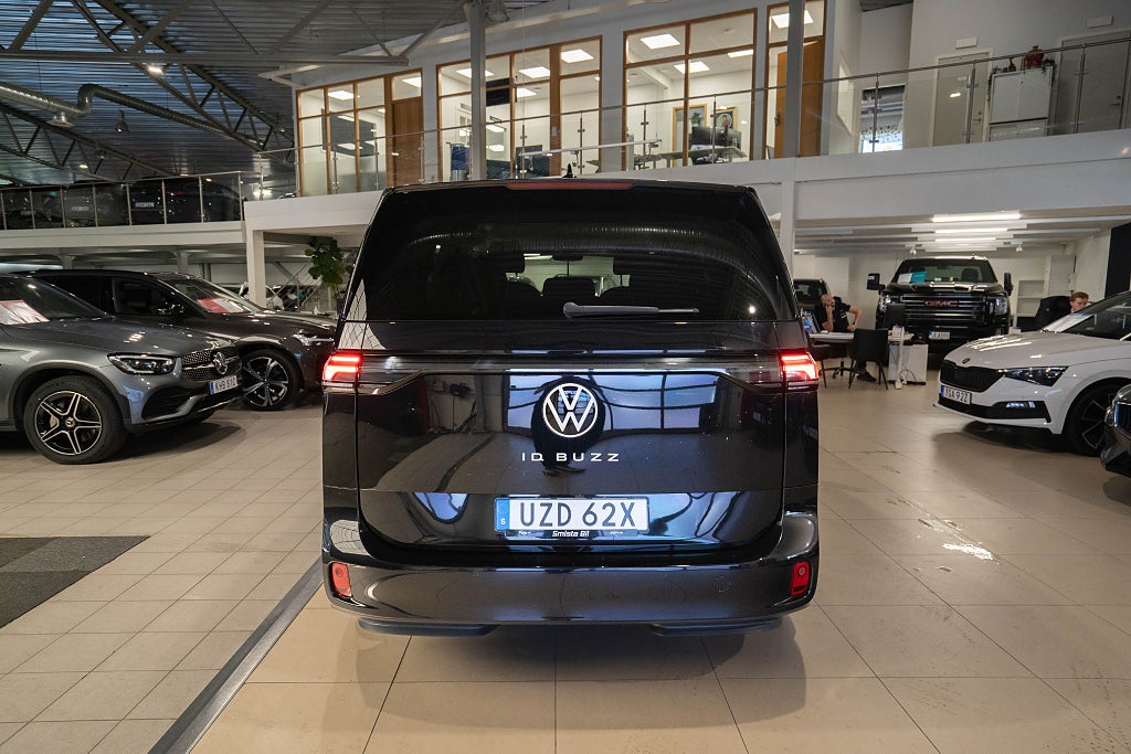 Volkswagen ID. Buzz 82 kWh 5-sits BLACK DRAG KAMERA 1-ÄGARE MOMS