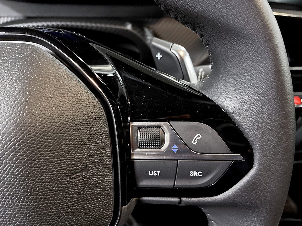 Bild på Peugeot 208 Allure 1.2 PT 100hk Aut B-KAMERA CARPLAY