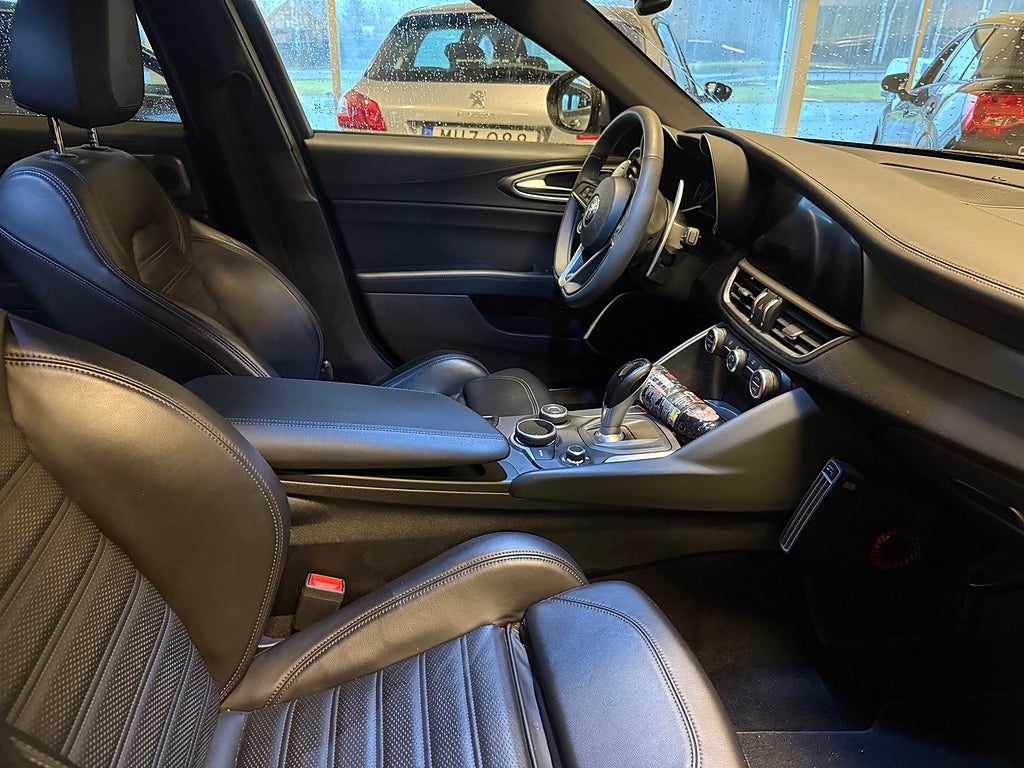 Alfa Romeo Giulia 2.0 Turbo 16V Q4 Veloce Sov Hjul M-värmare Kamera miniatyr 11