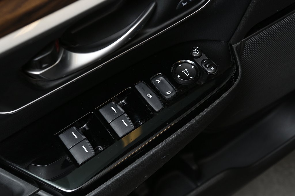 Honda CR-V Hybrid 215hk E-CVT Executive AWD Navi Pano Skinn 2020