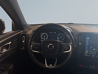 Volvo XC40 T5 AWD R-Design Dragkrok Mvärm Kamera Navi H/K-ljud S&V – bild 9