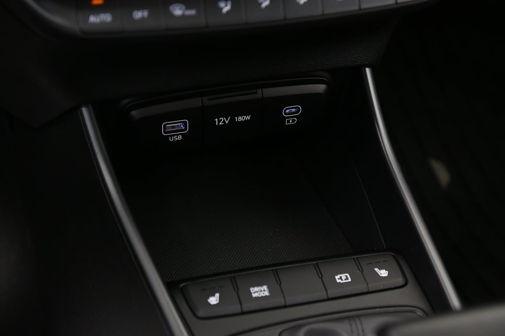 Hyundai i20 Essential 1.0 T-GDI Automat Apple Carplay Kamera MOMS