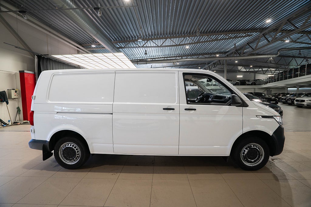 Volkswagen Transporter T30 TDI KAMERA D-VÄRMARE DRAG CARPLAY MOMS 1-ÄGARE
