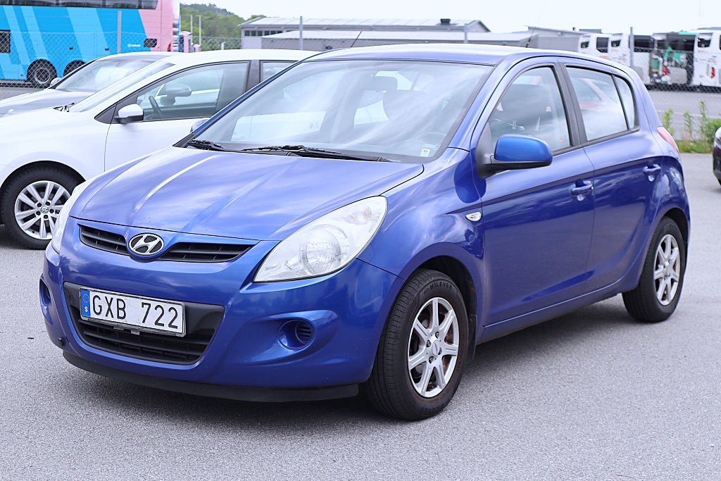 Hyundai i20 1.4 Select Servad Besiktigad 0%Ränta 0 kontant S+V-däck