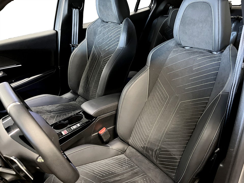 Bild på Peugeot 2008 GT 1.2 PT 130hk Aut B-KAMERA CARPLAY