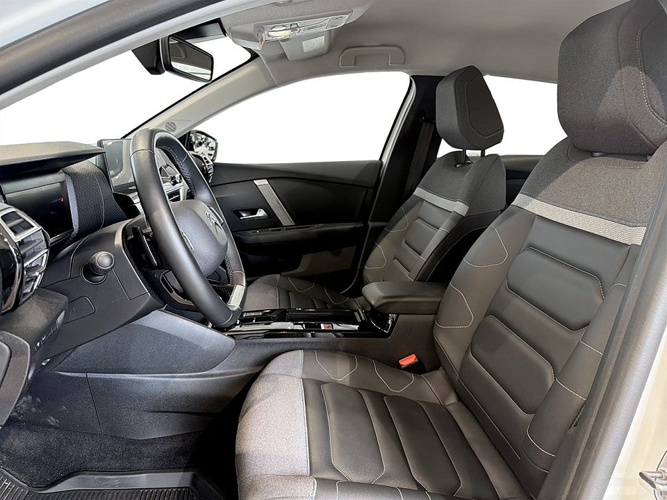 Bild på Citroën C4-X Shine 1.2 PT 130 Aut B-KAMERA NAVI