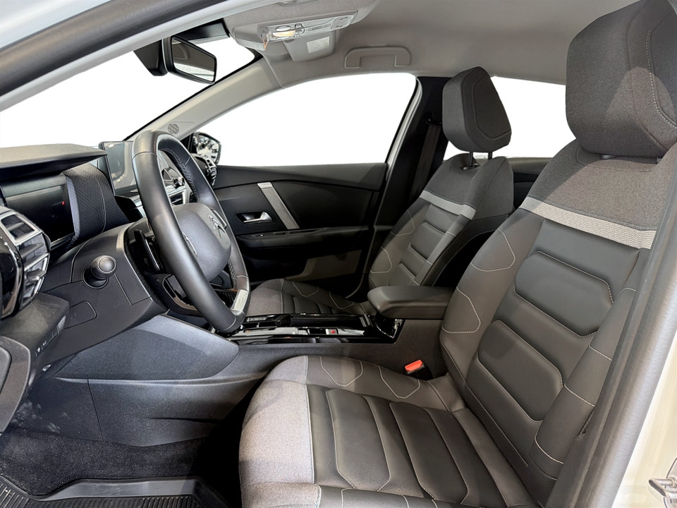 Citroen C4 X Shine 1.2 PT 130 Aut 2023, bild 4/39