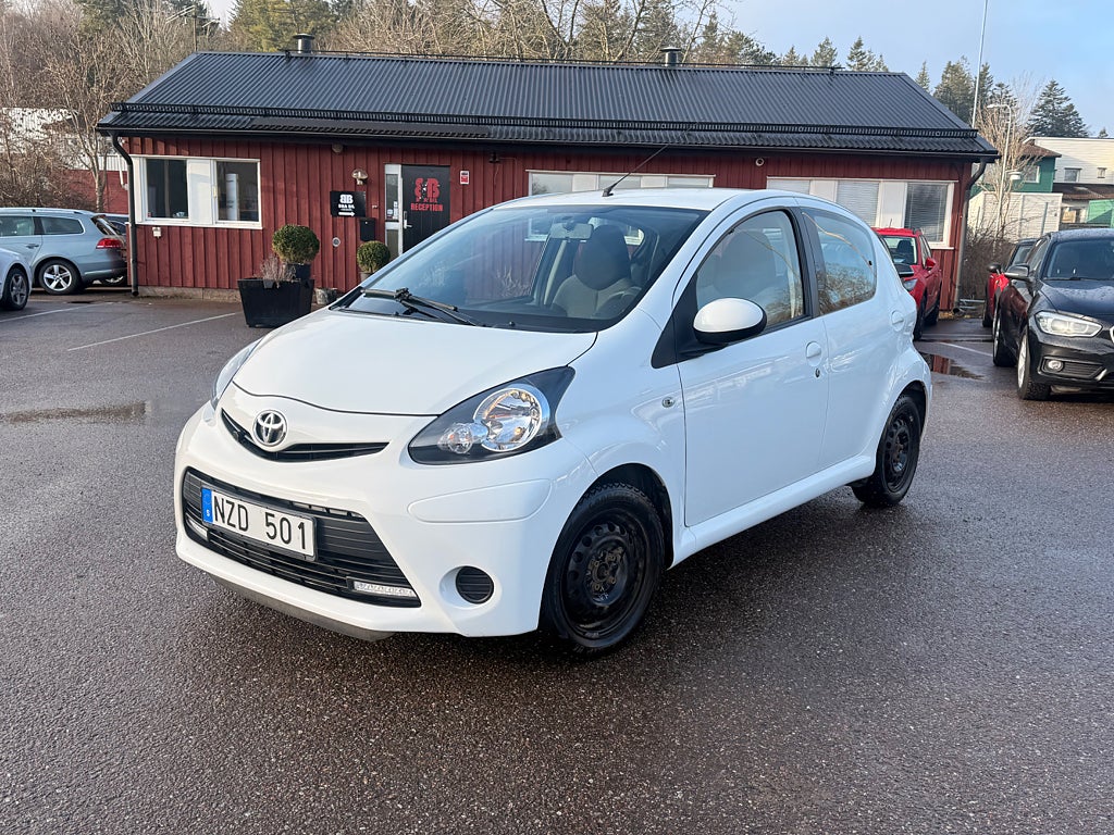 Toyota Aygo 5-dörrar 1.0 VVT-i Motorvärmare låga mil 