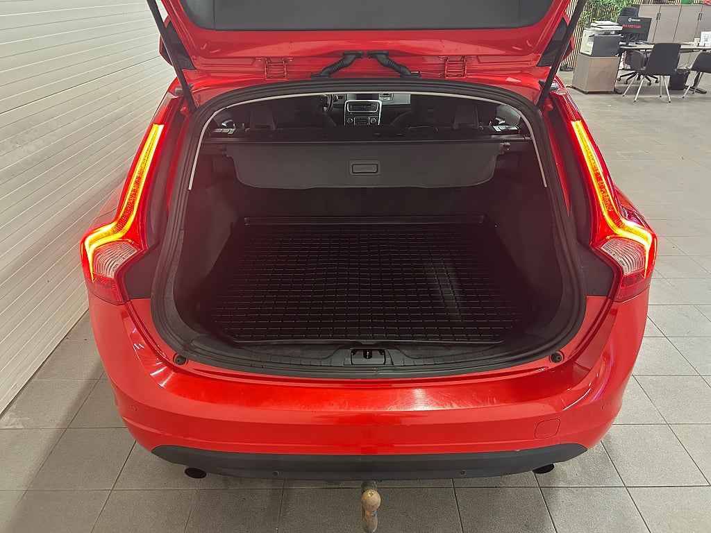 Volvo V60 T4F 180hk Aut Kinetic |Drag|Värmare|Keyless| 2012