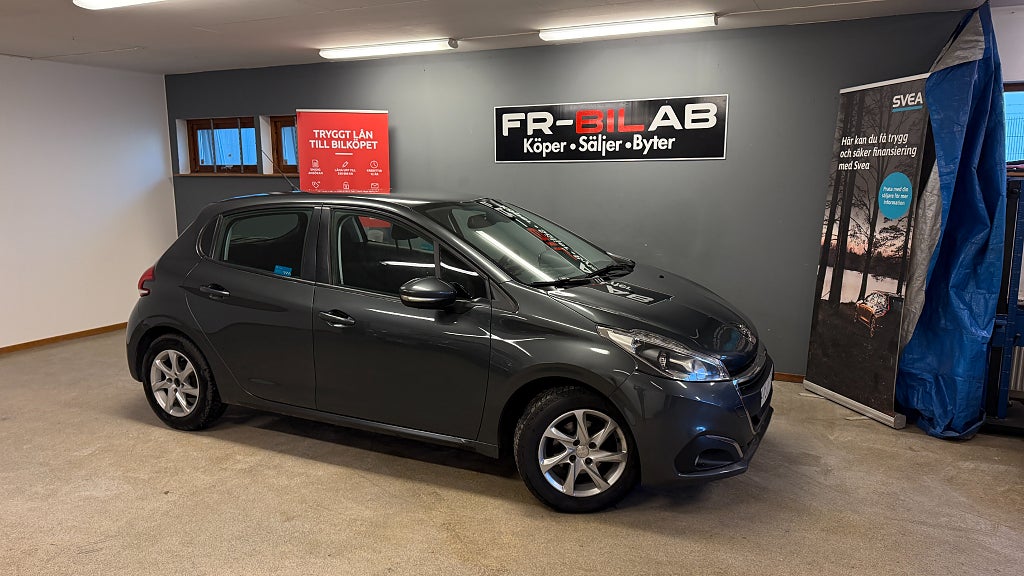 Peugeot 208 5-dörrar 1.2 PureTech 82 Euro 6 Årsskatt  360 kronor