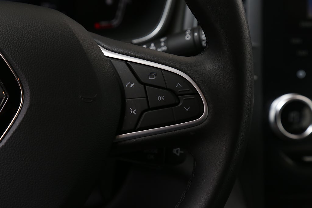 Renault Mégane Sport Tourer 1,3 TCe 140hk Keyless P-Sensorer Leasbar