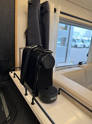 Husbil-halvintegrerad Pilote P 740 FC Evidence Automat 7 av 22