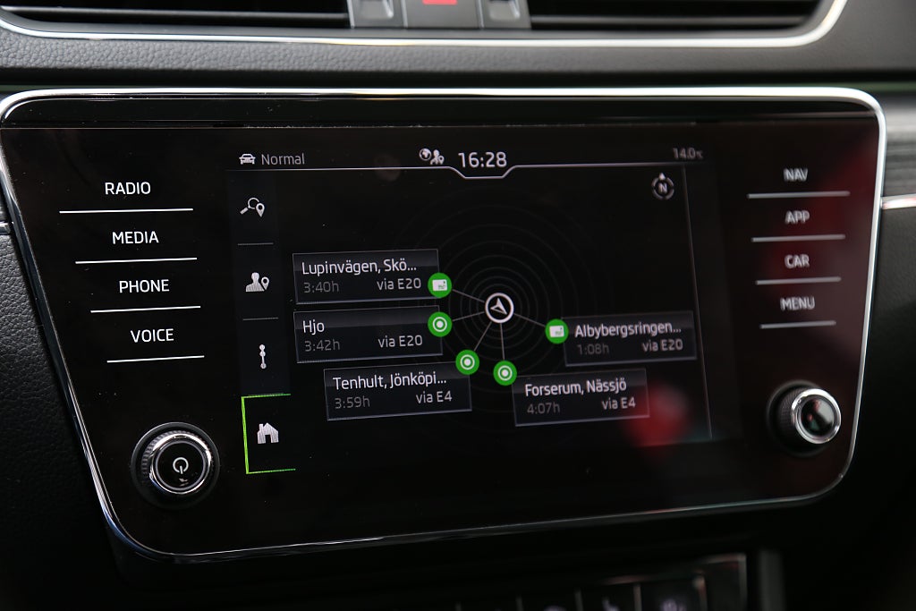 Skoda Superb iV Kombi 1,4 Plug-in Hybrid Style Navi Drag 2022