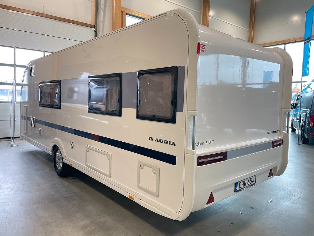 Adria Adora 613 HT / ALDE / Solcell / Långbäddar / Ugn - Adria