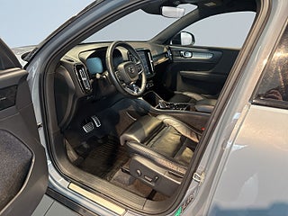 Volvo XC40 Recharge T4 DCT R-Design H&K/Skinn/MOMS/Kamera/Ad.Fhåll – bild 7