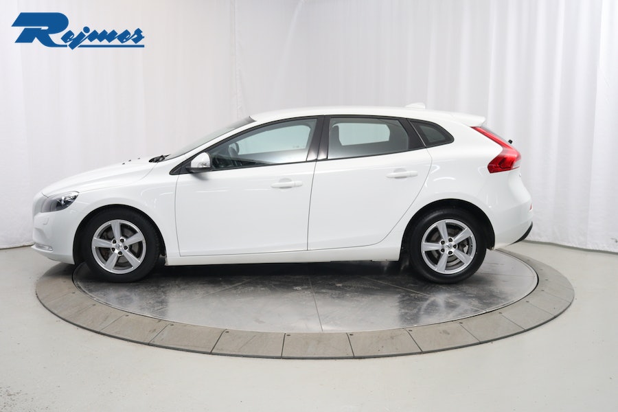 Volvo V40 D2 Your Kinetic 2016, kuva 2/51