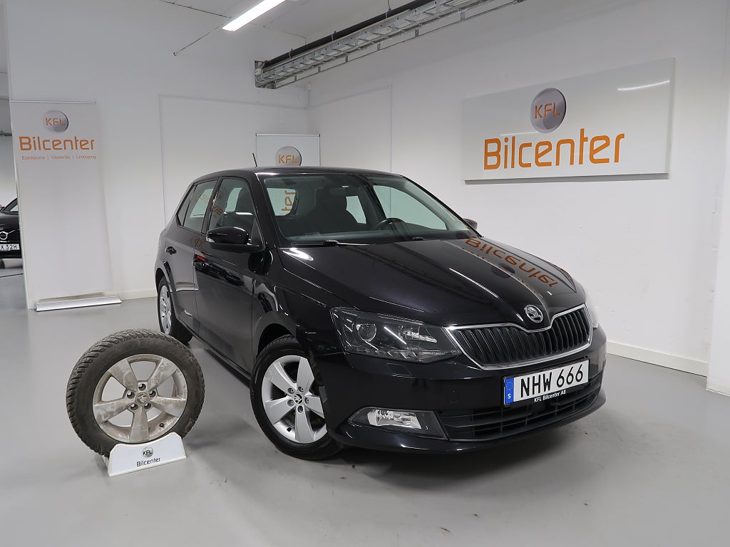 Skoda Fabia 1.2 TSI Style V-Däck ingår CarPlay-Bluetooth-Farthållar