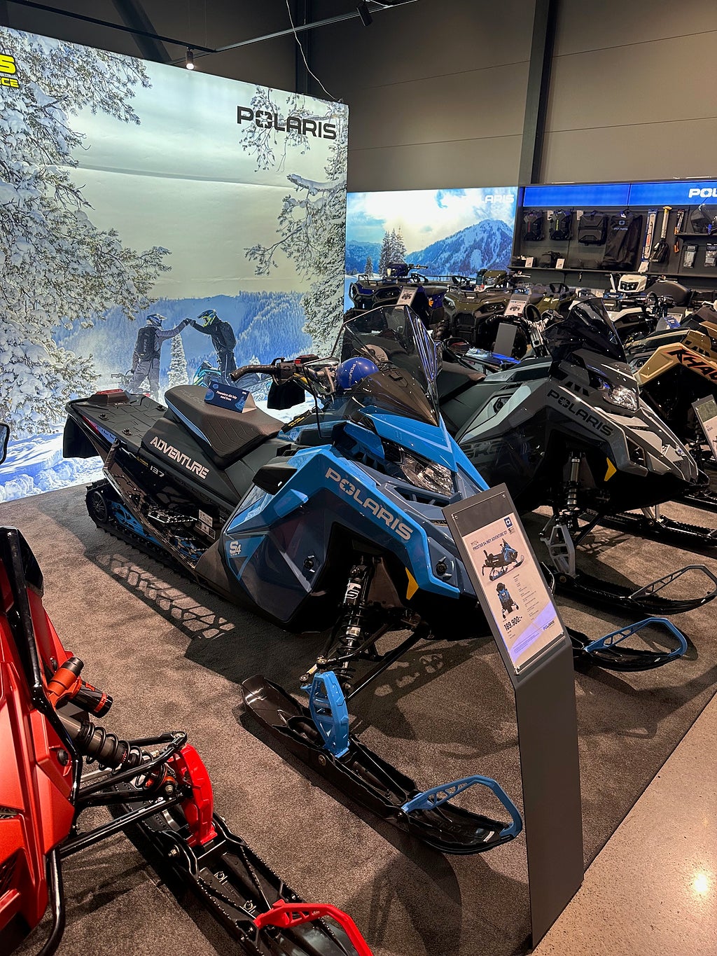 Polaris Indy Adventure S4 137" 