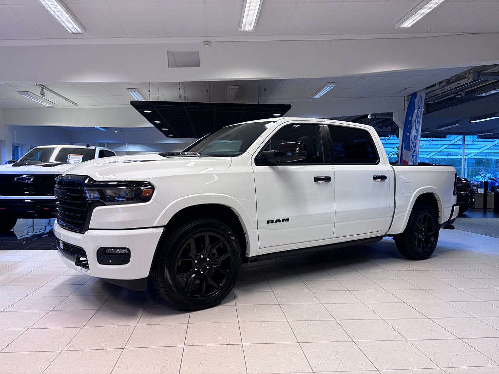Dodge RAM Laramie Night Premium 3,0L * LÅG SKATT*2,95% RÄNTA