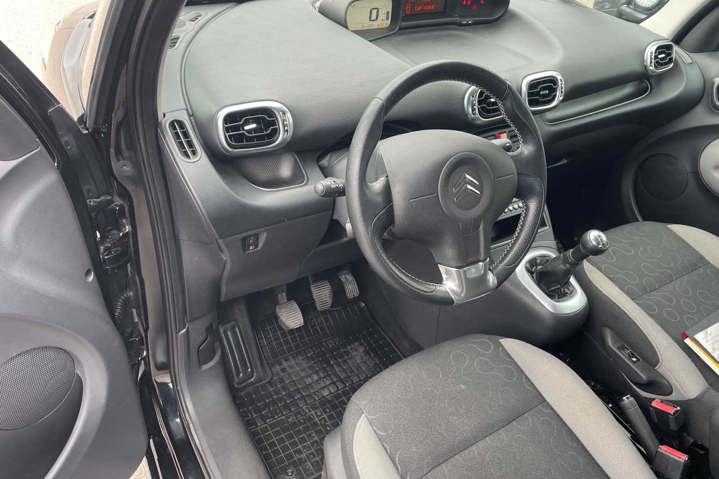 Citroen C3 Picasso 2012, kuva 7/10