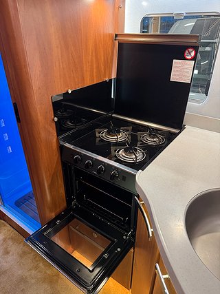 Husbil-integrerad Laika Kreos 8012 IVECO 180HK AUT 10 av 27