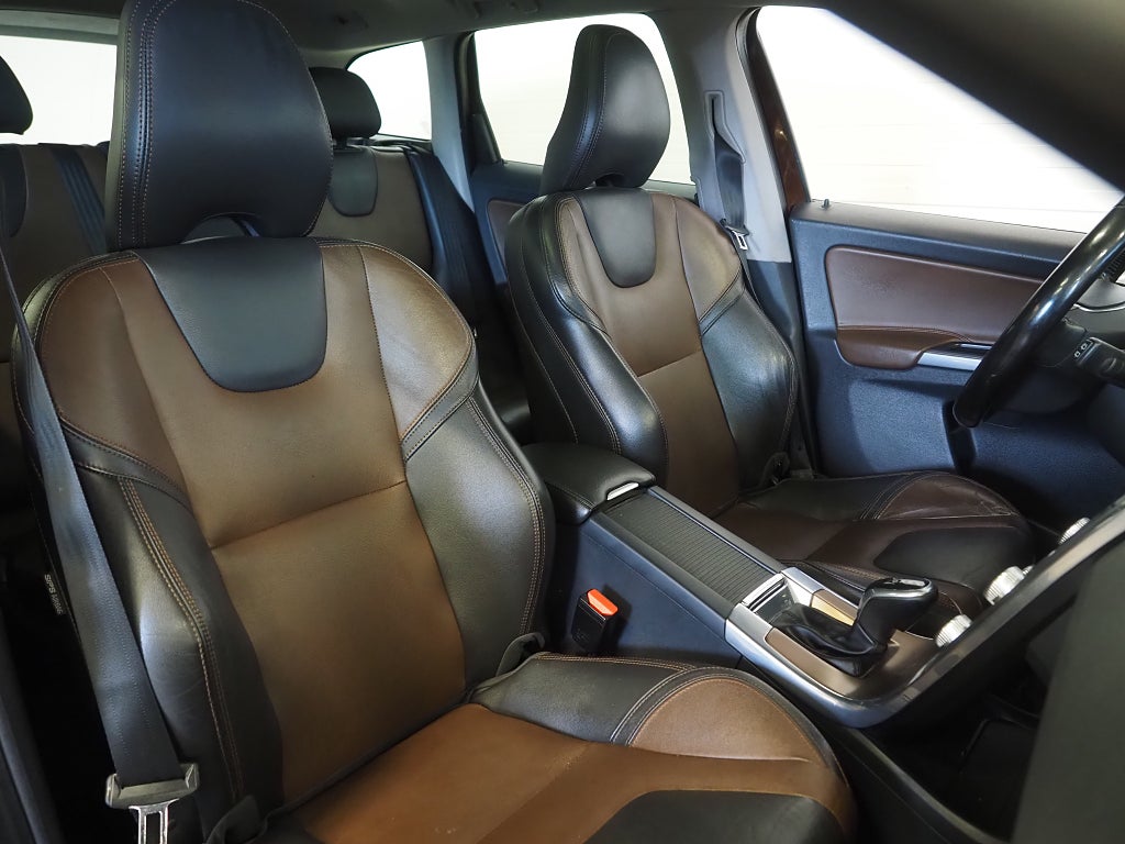 Volvo XC60 D4 Geartronic Summum Business Edt Pro Pano B-Kam Drag 2016