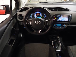 Halvkombi Toyota Yaris 15 av 21