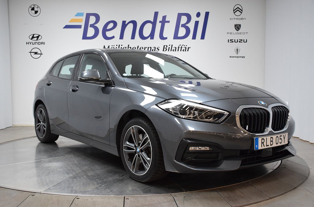 BMW 118I Model Sport/ Automat/ Navigation/ Fri Service 