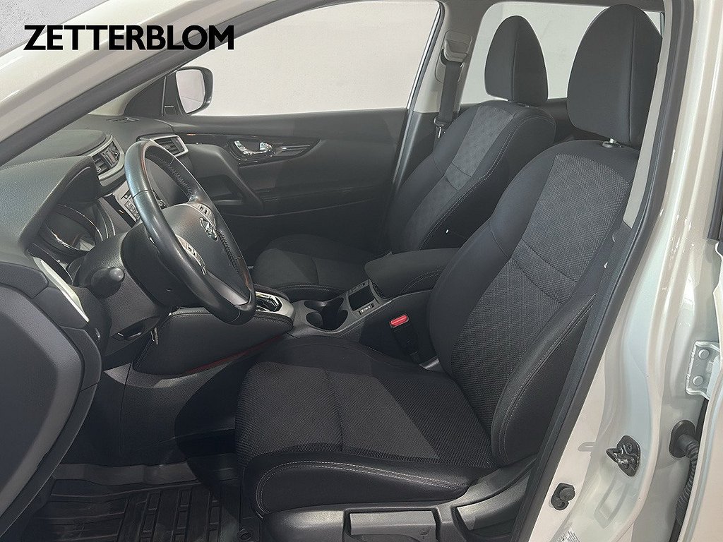SUV Nissan Qashqai 7 av 17