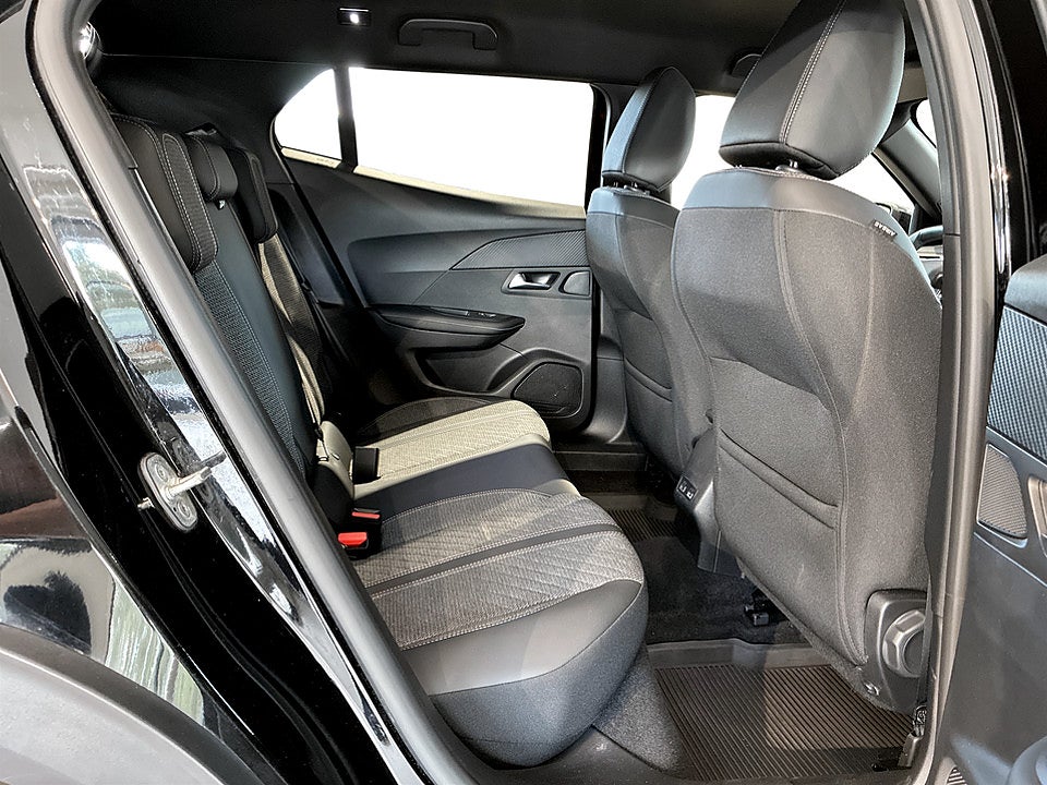 Bild på Peugeot 2008 Allure 1.2 PT 130hk CARPLAY P-SENSORER