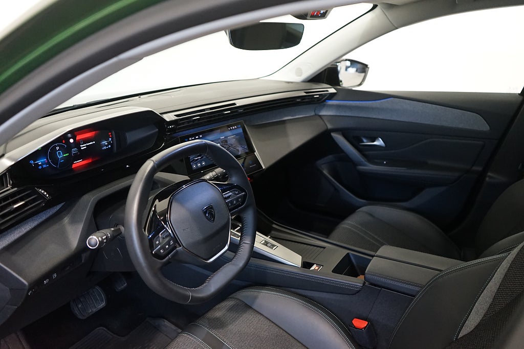 Peugeot 308 Plug-In Hybrid 180 EAT Allure B-Kamera Carplay 180hk