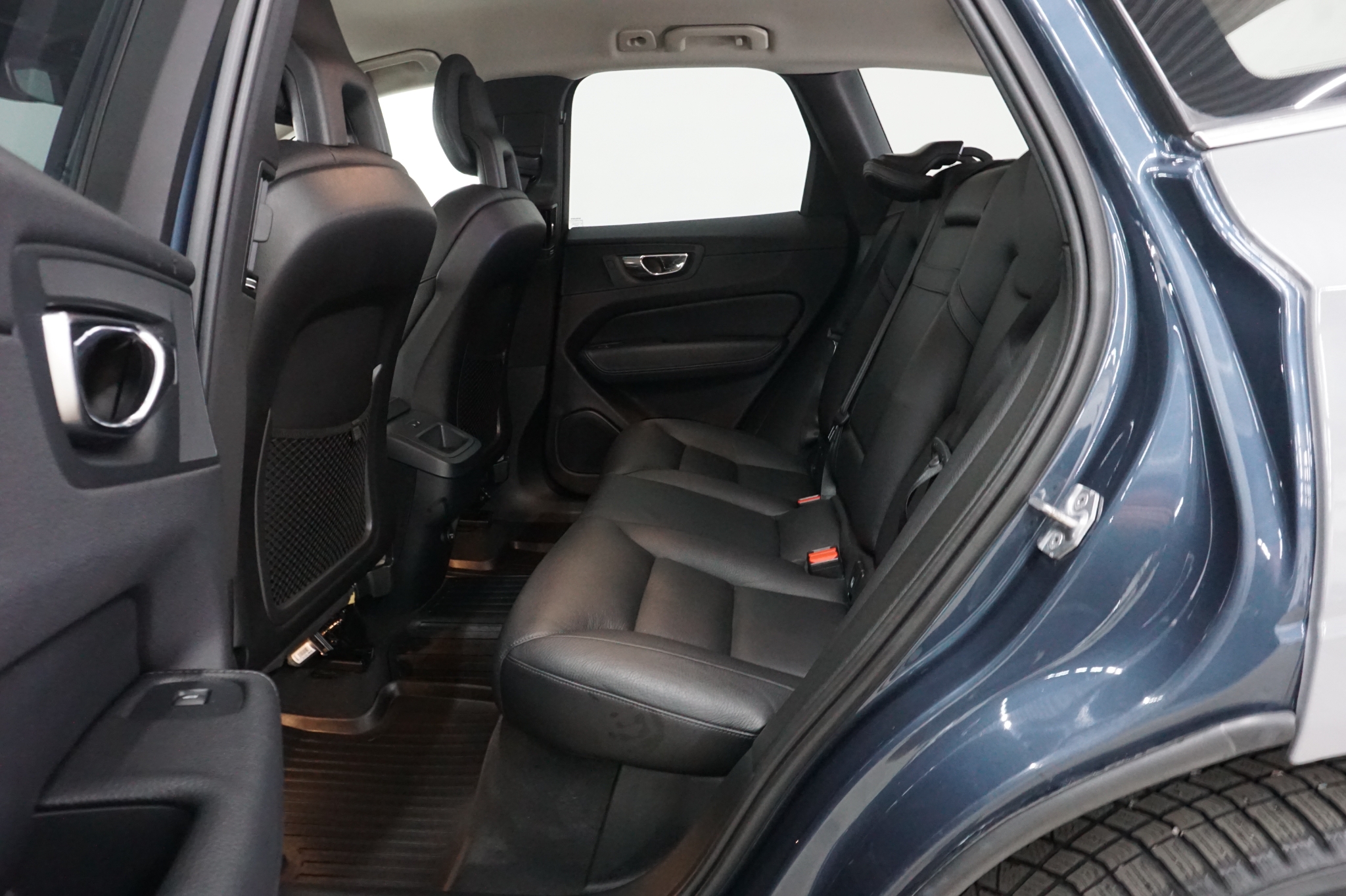 Volvo XC60 2018, photo 7/57