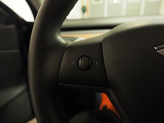 Sedan Tesla Model 3 21 av 22
