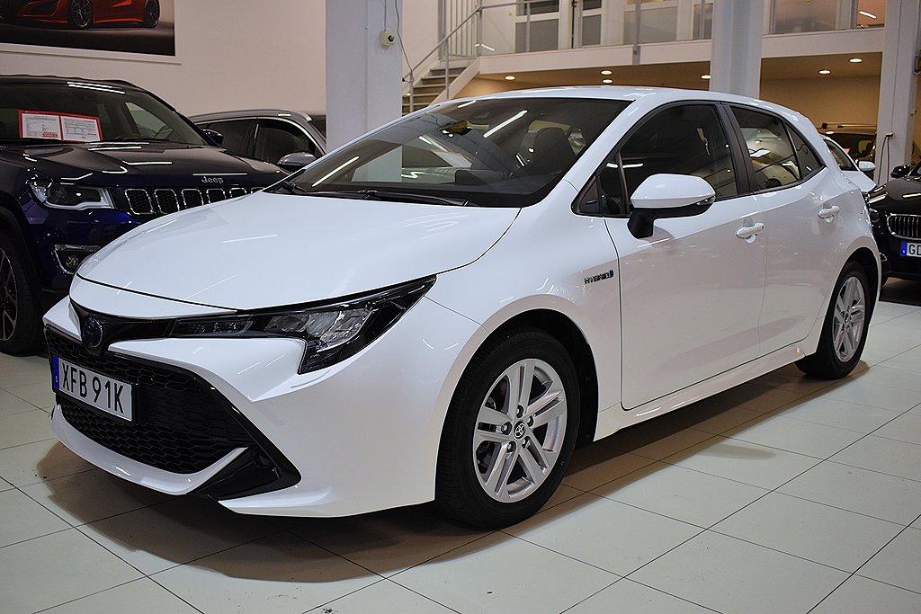 Toyota Corolla Hybrid e-CVT Active 1500mil B-kam Värm Nybes Moms Euro6