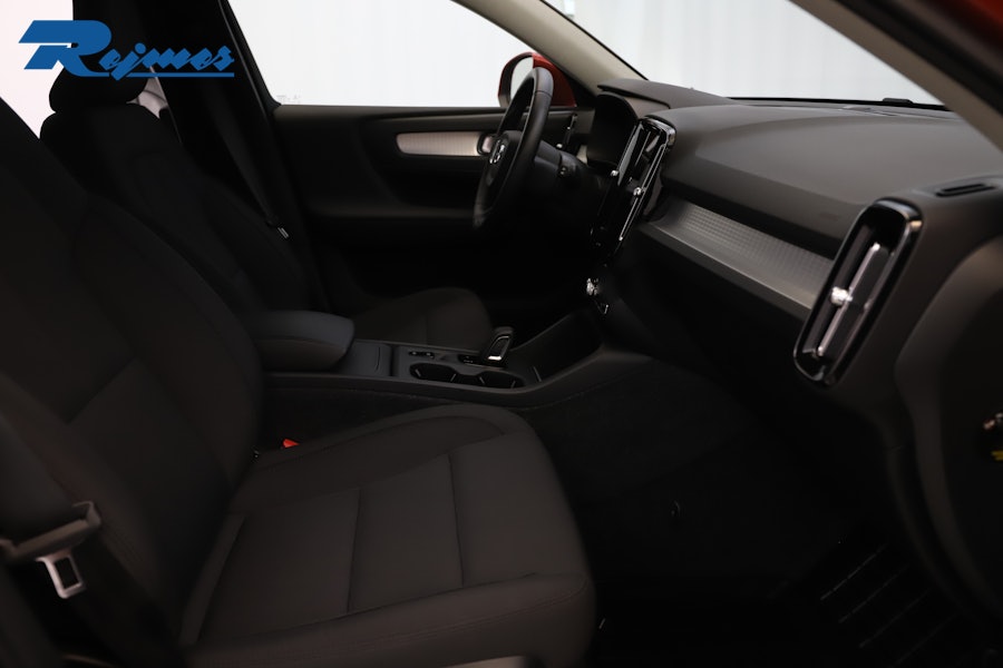 Volvo XC40 T2 FWD Momentum 2021, kuva 5/46