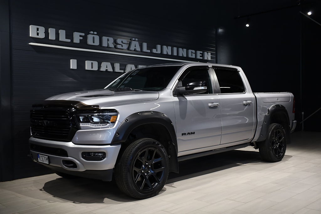 Dodge RAM 1500 Laramie Night 5.7 V8 HEMI 4x4 395hk Adaptiv/360°/Rambox