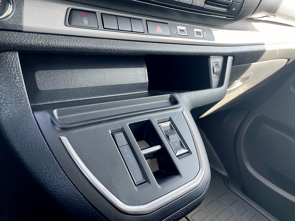 Bild på Peugeot Expert PLUS 150hk Aut L3 - EDITION! SERVICE & V-HJUL INGÅR!