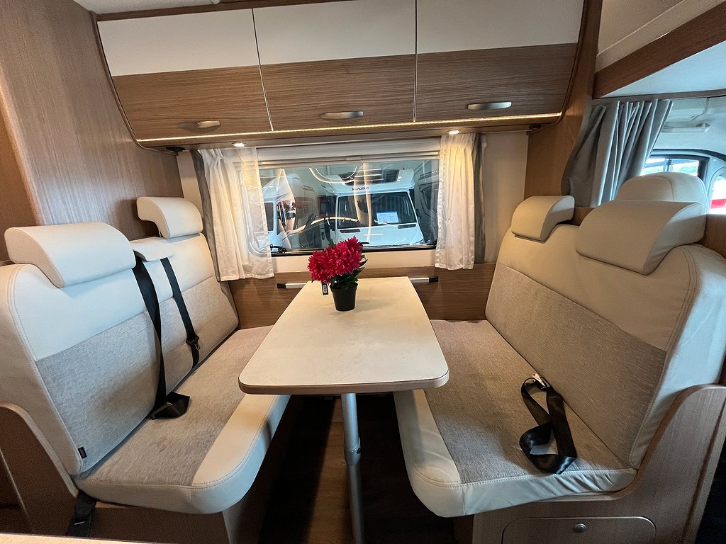 Carado A 464 B-kort / 6 bältade / 6 Sovplatser /4995kr/mån - Carado