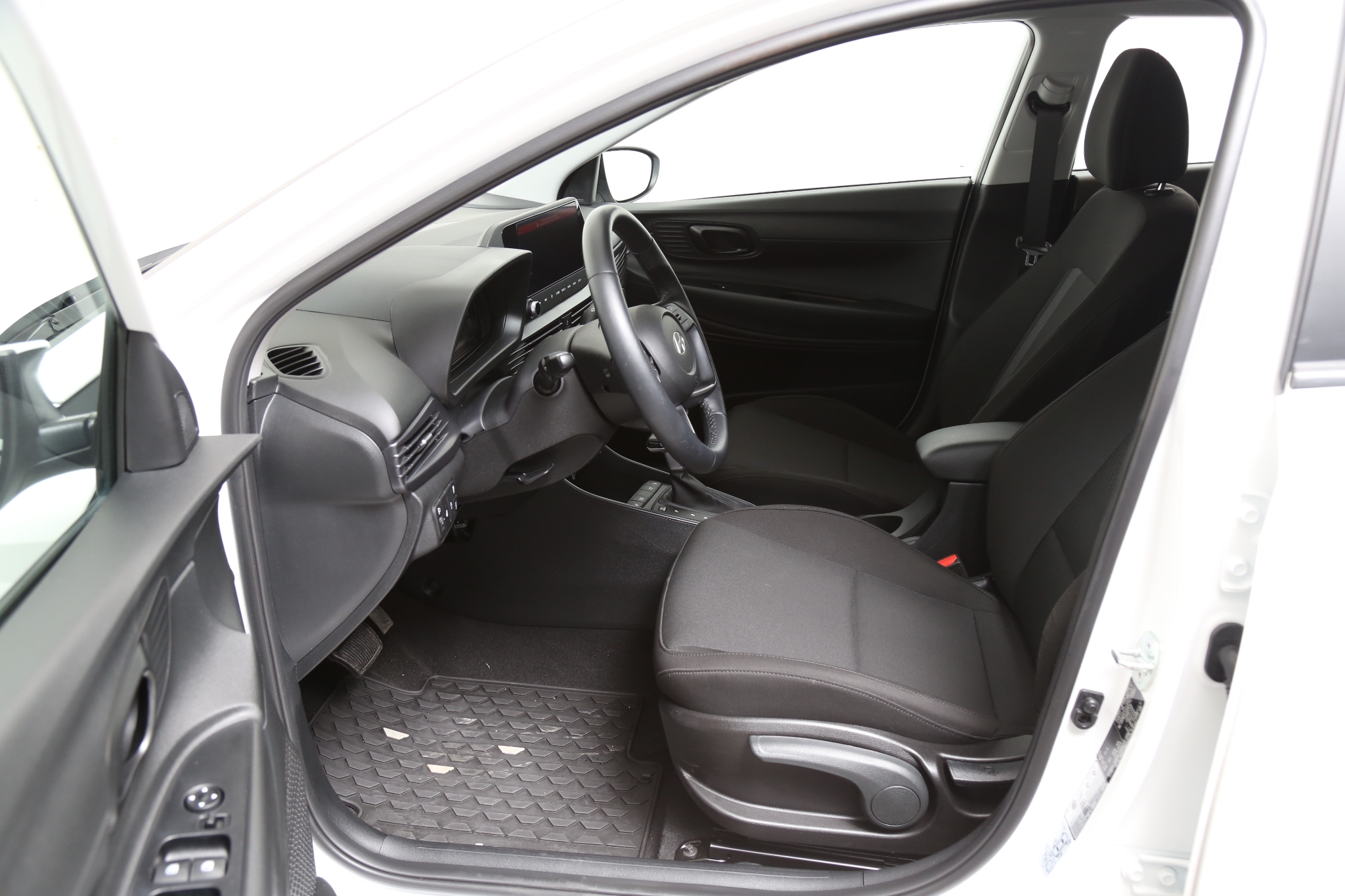 Hyundai i20 Essential automat 2026, bild 7/47