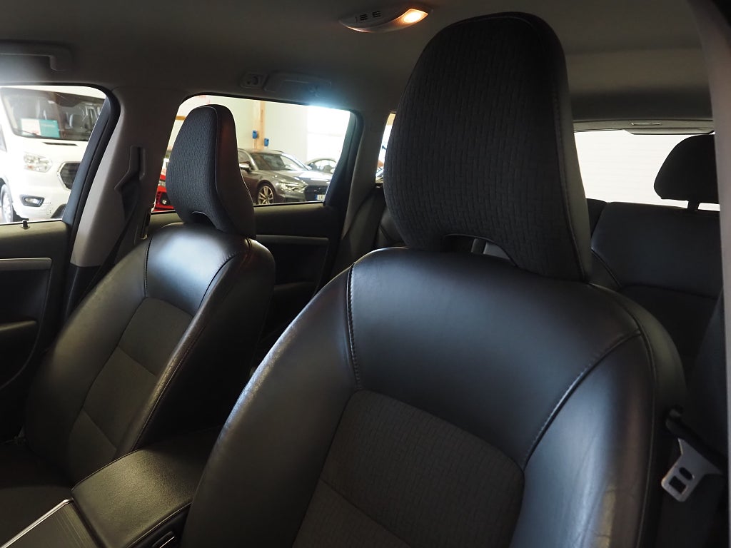 Volvo V70 D4 Classic Momentum D-Värm PDC Adaptiv Farthållare 2016