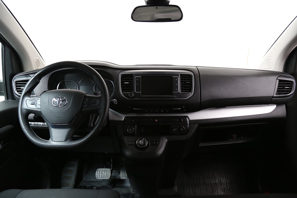 Toyota Proace Verso 2,0 D-4D 144hk Aut 9-sits Värmare Drag Leasbar 2023