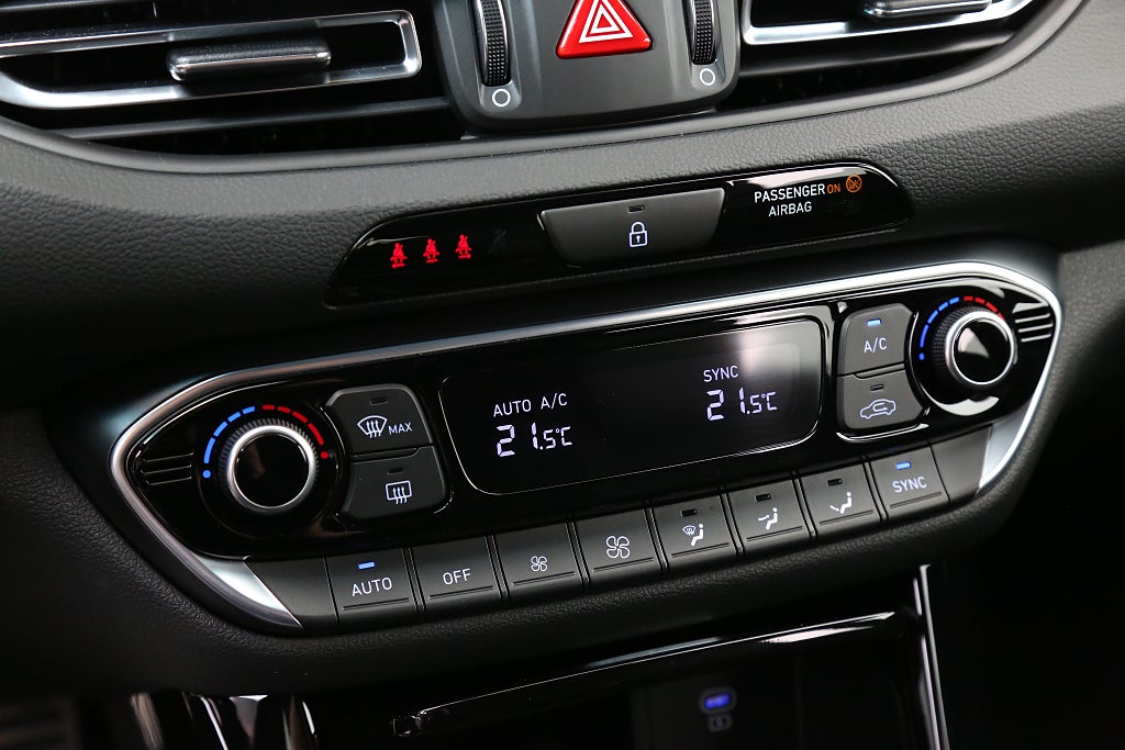 Hyundai i30 N-Line MHEV Kombi Automat Kamera Navi Carplay fd. demo 2025