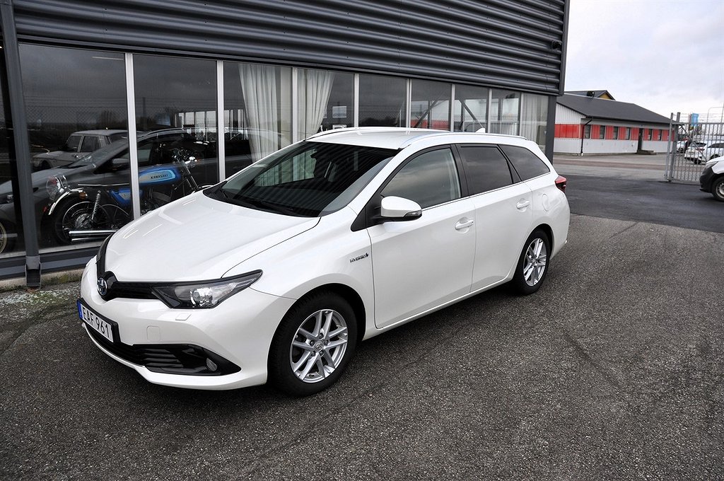 Toyota Auris Touring Sports Hybrid e-CVT, 136hk Comfort, Touch %26 Go Edition